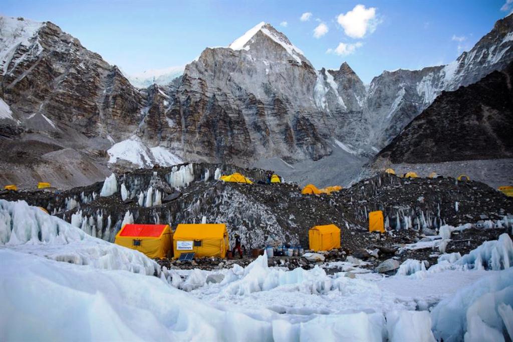 Nepal y China fijaron altura del Everest - noticiasACN