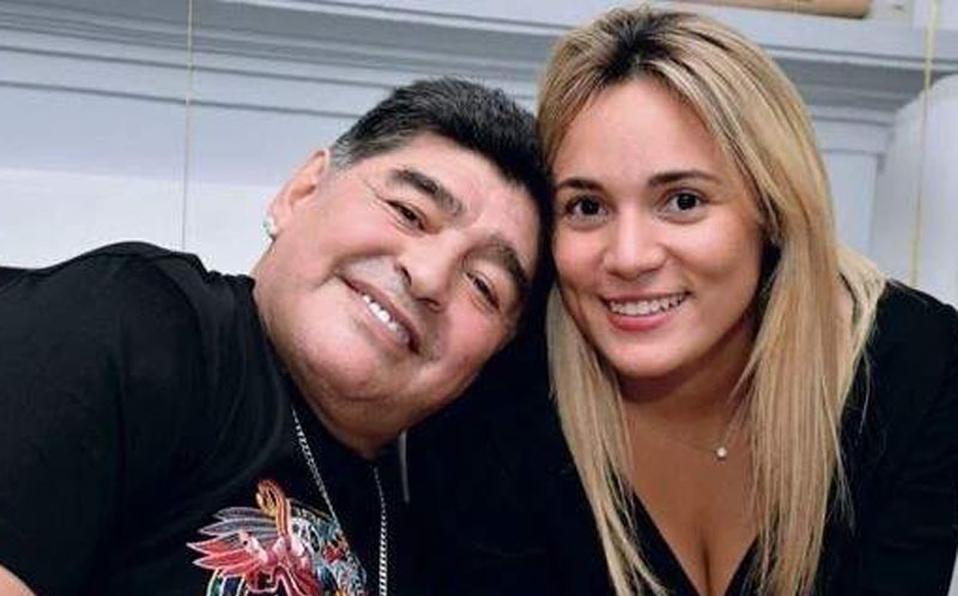 Última pareja de Maradona