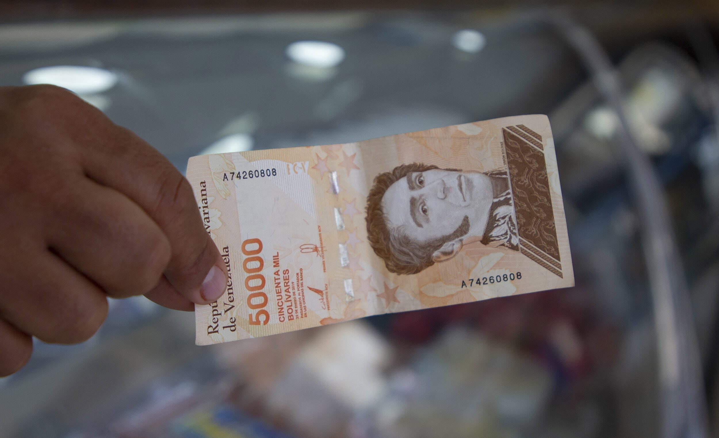¡Esperan gaceta! Salario mínimo aumentó a un millón 800 mil bolívares