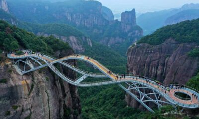 Puente de vértigo con forma de ADN en China