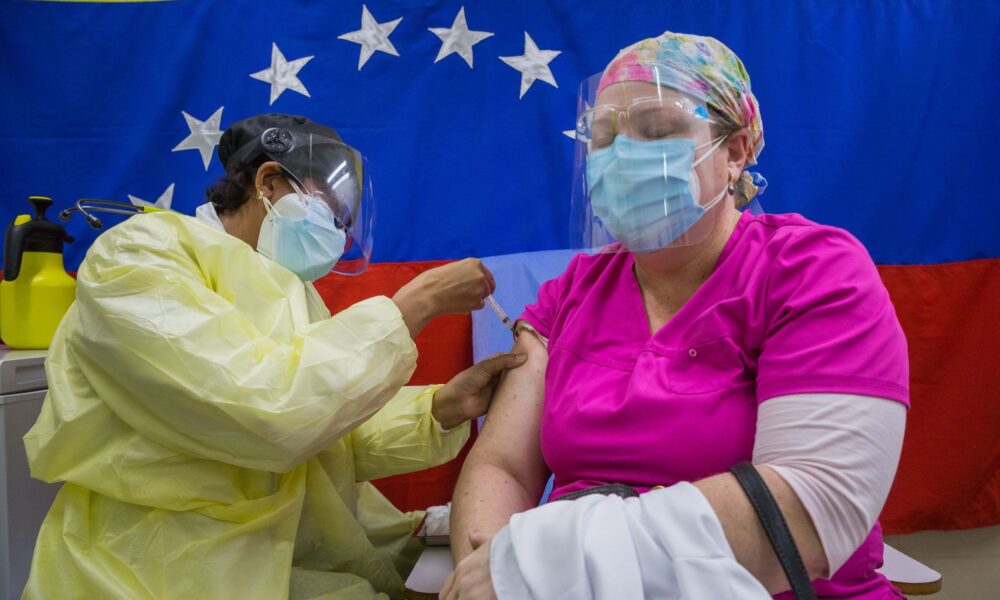 Venezuela entre los países con menos vacunados