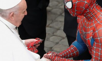 spiderman en el vaticano- acn