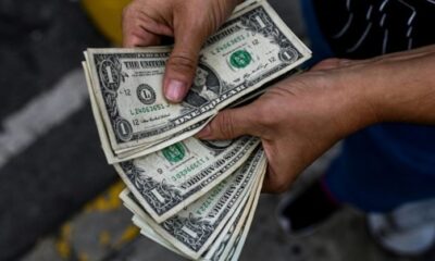 Mujer estafó 55.000 dólares en Caracas - ACN