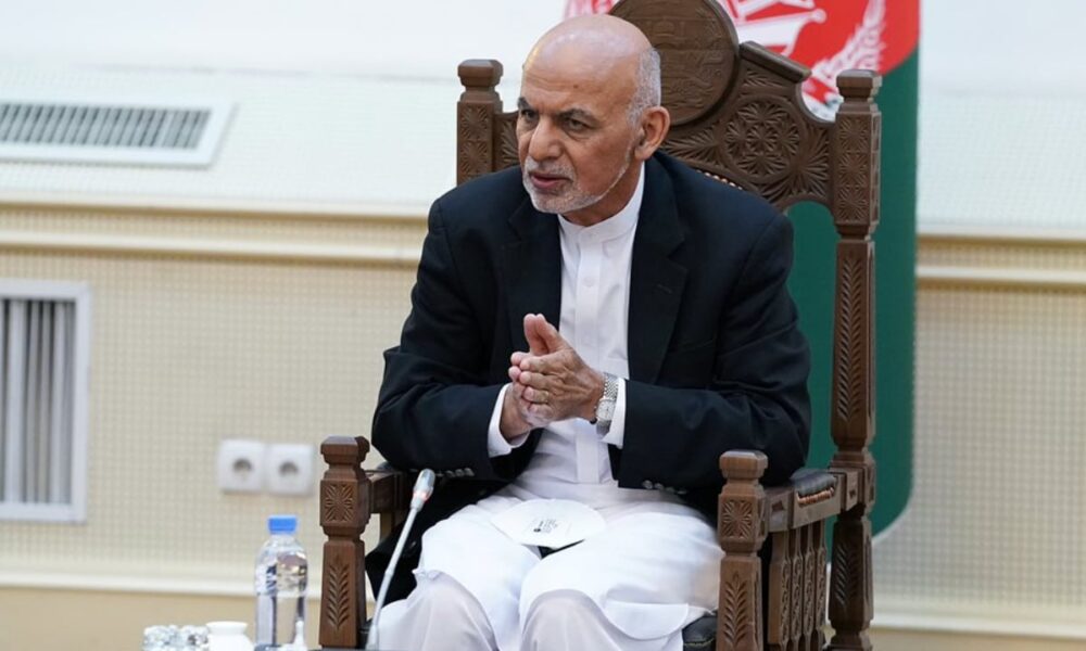 presidente afganistán abandonó país- acn