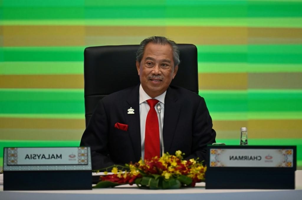 Renuncia el primer ministro de Malasia - ACN