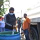 Distribuyen agua en González Plaza