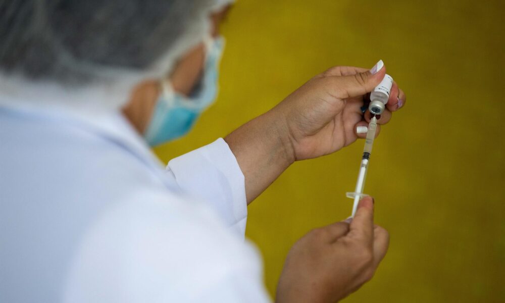 Gobierno plantea vacunar en farmacias - noticiacn