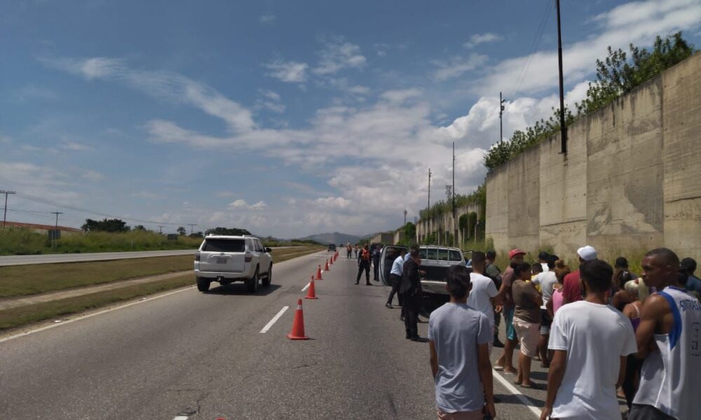 Hallan cadáveres en autopista Maracay Valencia