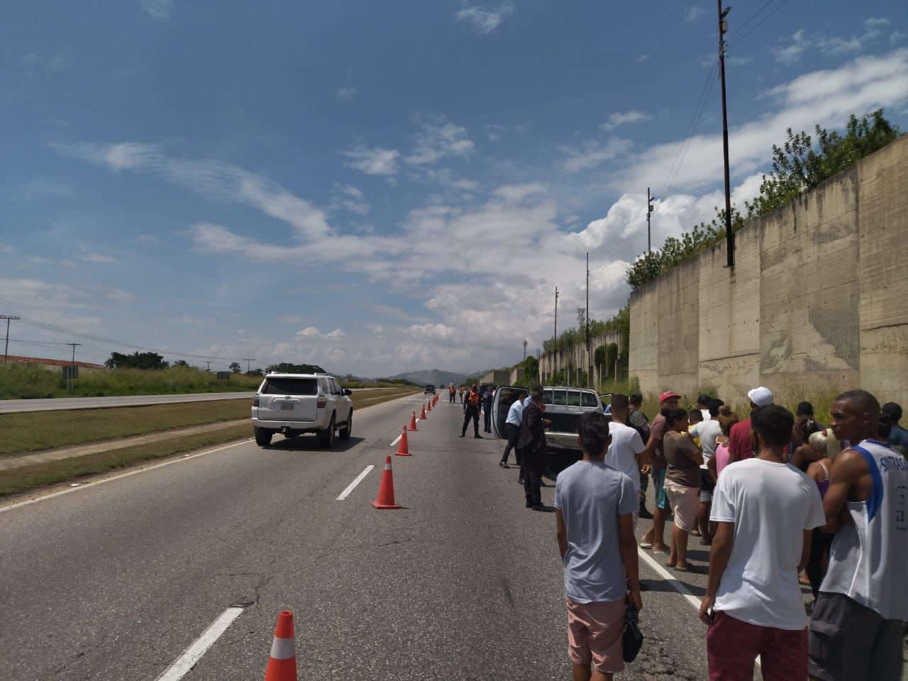 Hallan cadáveres en autopista Maracay Valencia