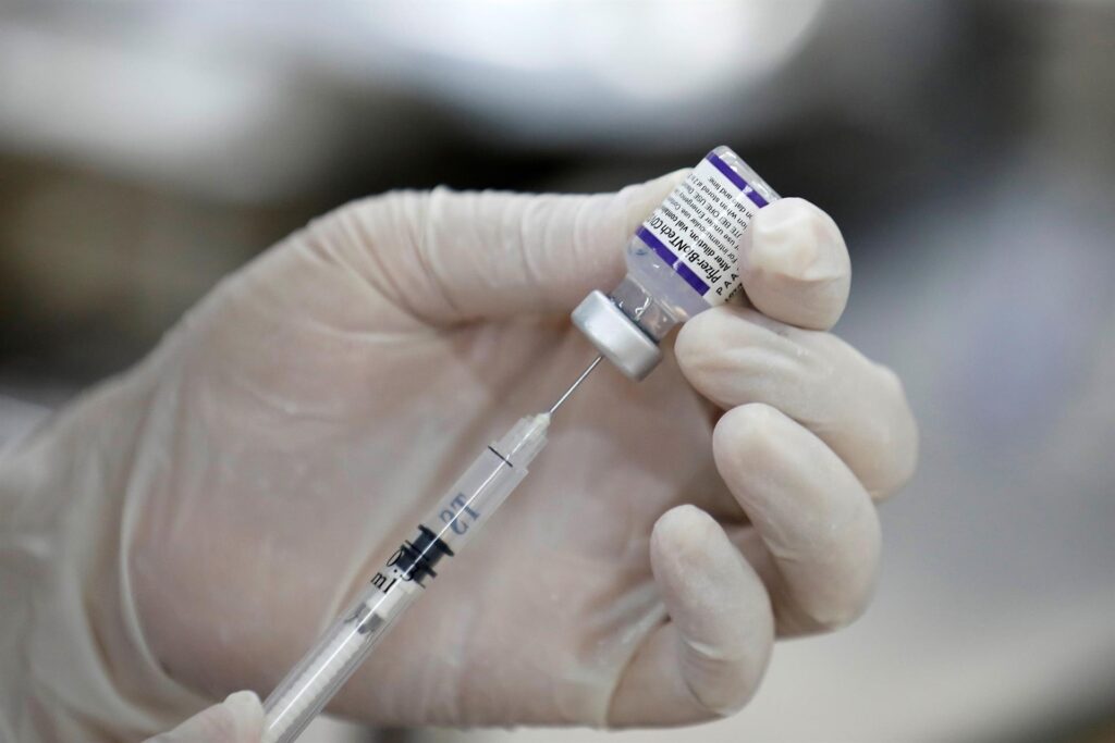 Vacunas anticovid chinas requieren tres dosis - noticiacn