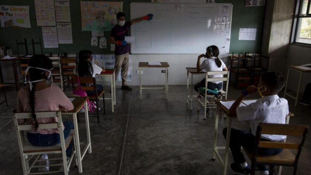Maduro llama a clases presenciales - noticiacn
