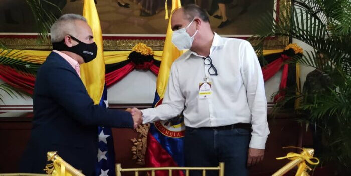 senadores colombia paso fronterizo- acn