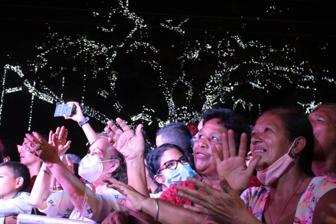Naguanagua dio la bienvenida a la Navidad con el encendido de luces- acn
