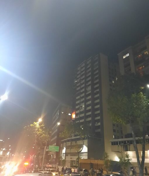 Gran incendio en el edicificio Park Avenue - noticiacn