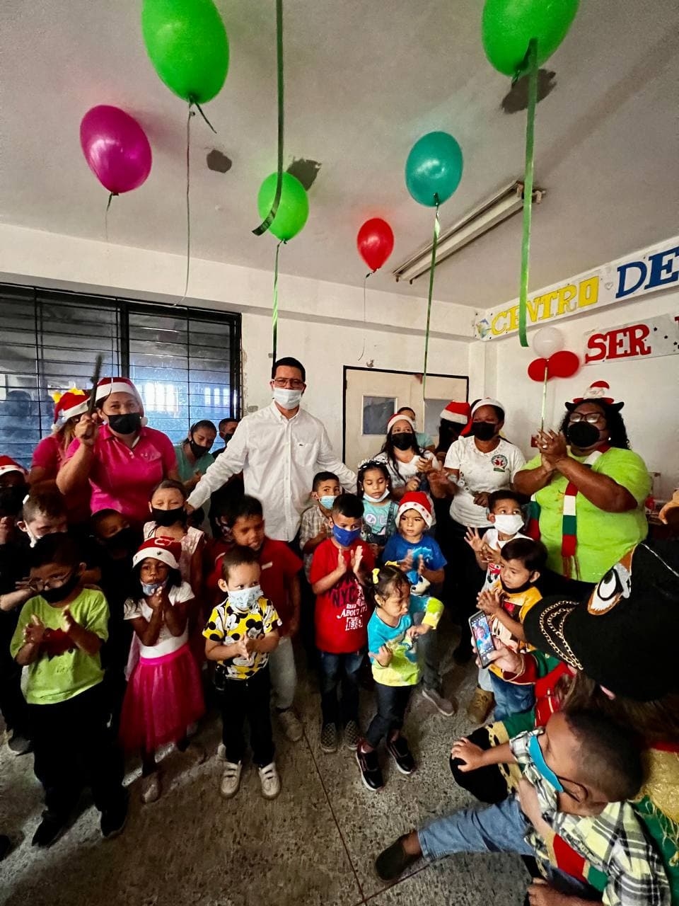 Alcalde Julio Fuenmayor entregó juguetes - noticiacn