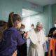 Papa visitó a niños ucranianos hospitalizados - noticiacn