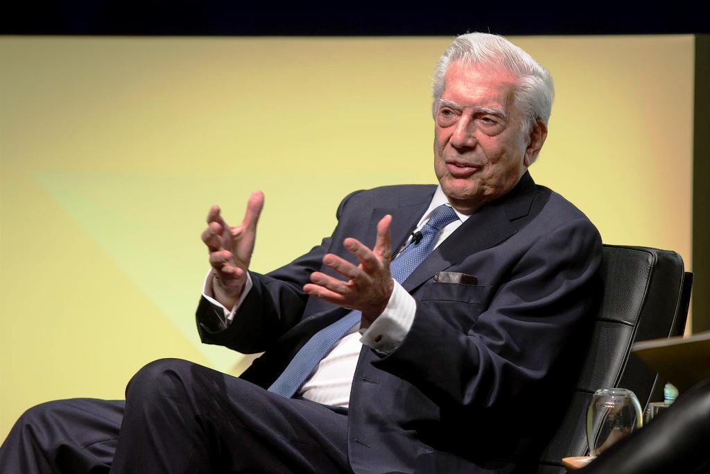 Vargas Llosa hospitalizado por covid - noticiacn