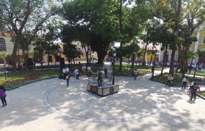 reinauguró plaza bolívar naguanagua - acn