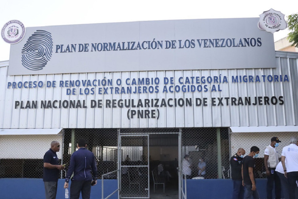 17.000 venezolanos se regulaziraron - noticiacn