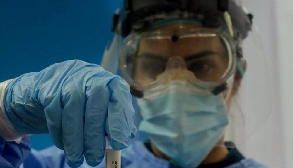 En centros de salud de España vuelve el uso obligatorio de mascarillas - acn