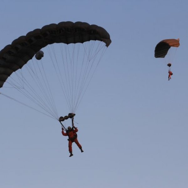 muere-militar-salto-paracaidas