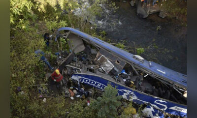 autobús cayó río Kenia
