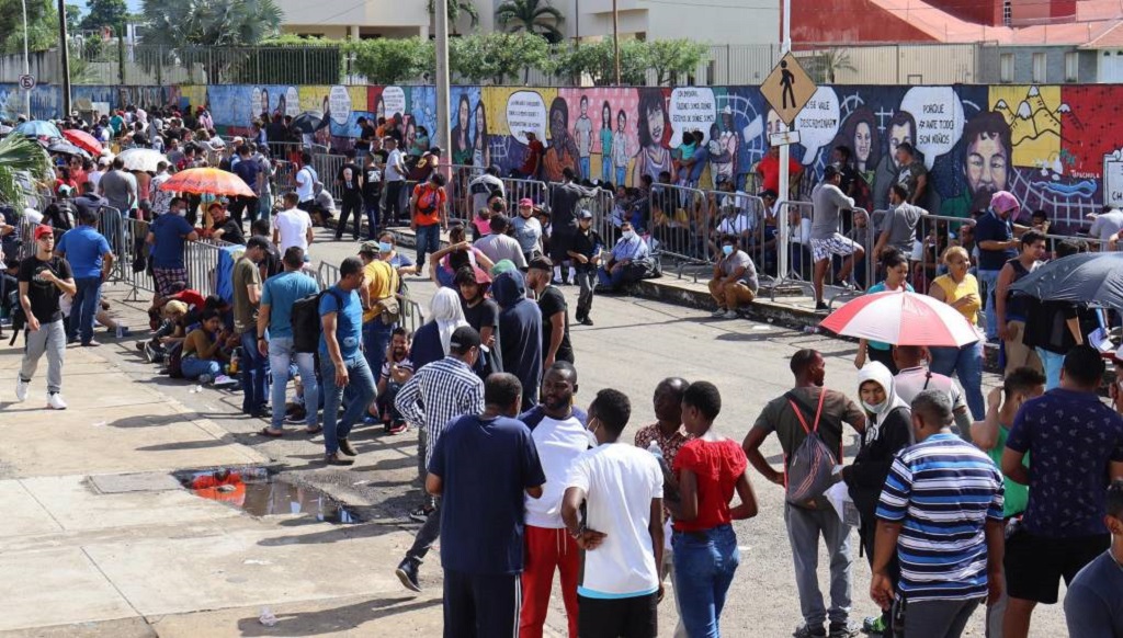Cientos de venezolanos salen en caravana - noticiacn