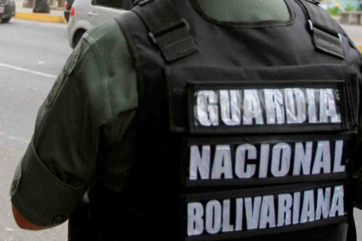 Detienen a tres GNB que intentaron sacar del país a chileno - acn