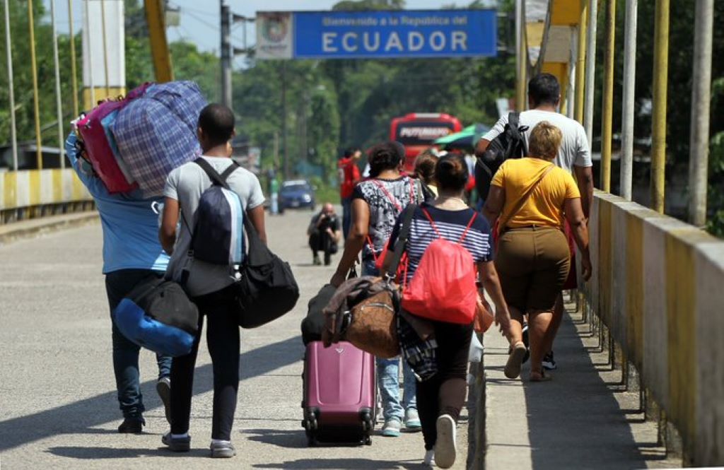 Más de 324.000 migrantes venezolanos podrán regularizarse en Ecuador - noticiacn