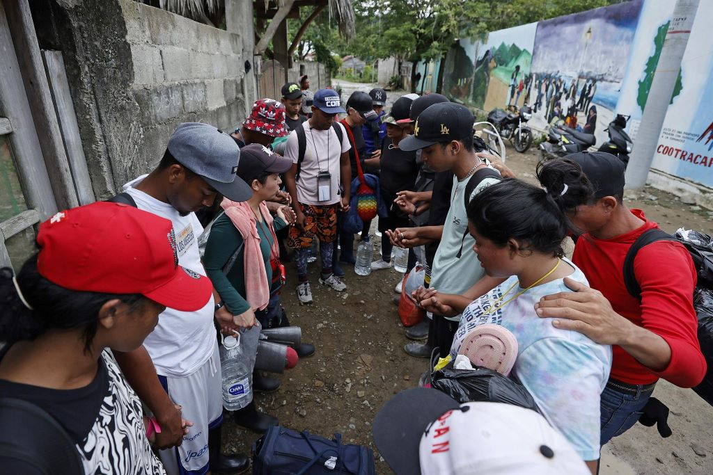 Migrantes venezolanos se exponen a 4.000 kilómetros - noticiacn