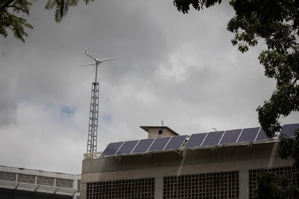 Venezuela instalará 2.000 vatios de energía solar - noticiacn