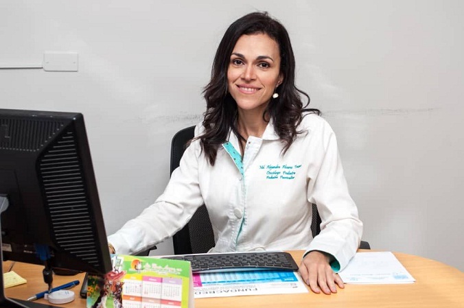 Oncóloga Alejandra Álvarez campanada