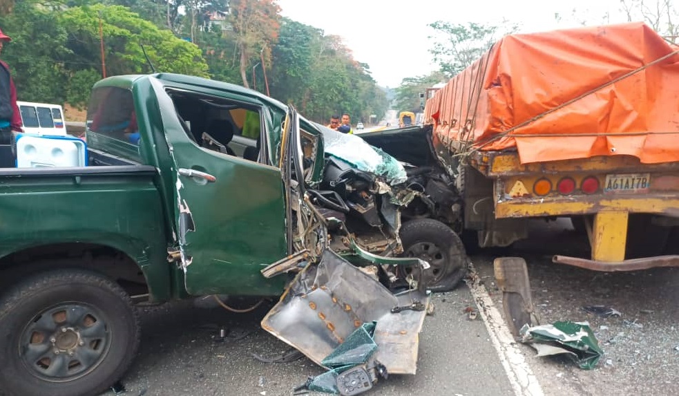 accidente camioneta GNB gandola en Paracotos-acn