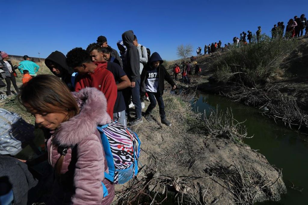 migrantes buscan entregarse en Estados Unidos - noticiacn