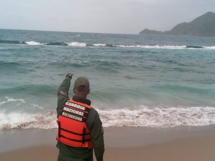 rescatados tripulantes lanchas Puerto Cabello-acn