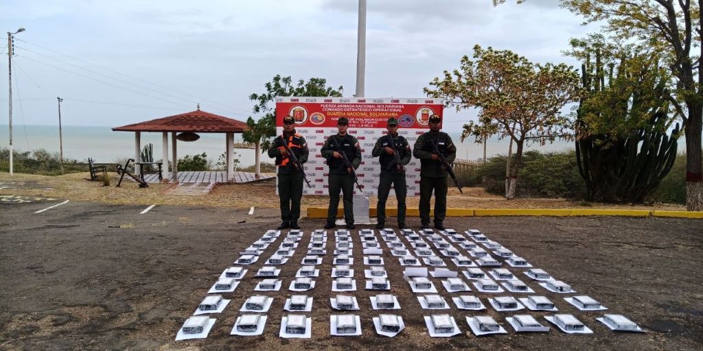 detienen a tres personas con 209 kilos de cocaína - noticiacn