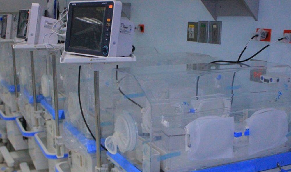Lacava entregó nuevos equipos médicos a la Maternidad del Sur-acn