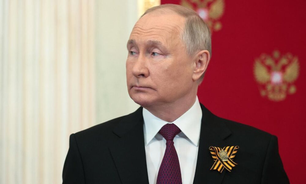Putin reaparece en video