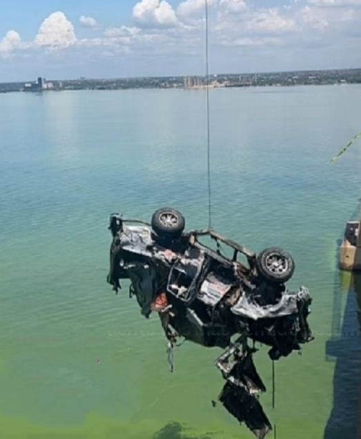 Sacaron vehículo que cayó al Lago de Maracaibo