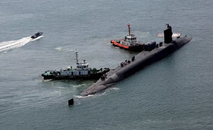 EEUU desplegó submarino con misiles