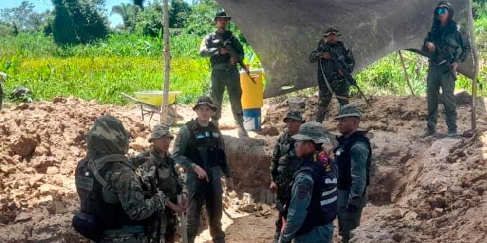 FANB destruyó dos avionetas en Bolívar-acn
