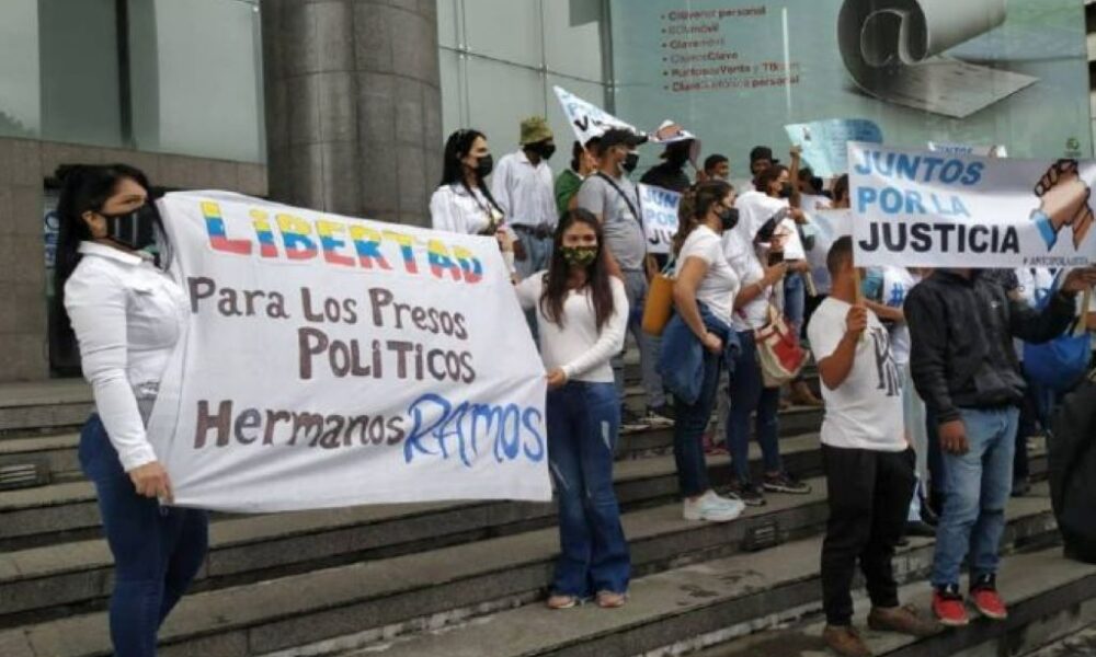 Familiares de presos políticos en Venezuela - noticiacn
