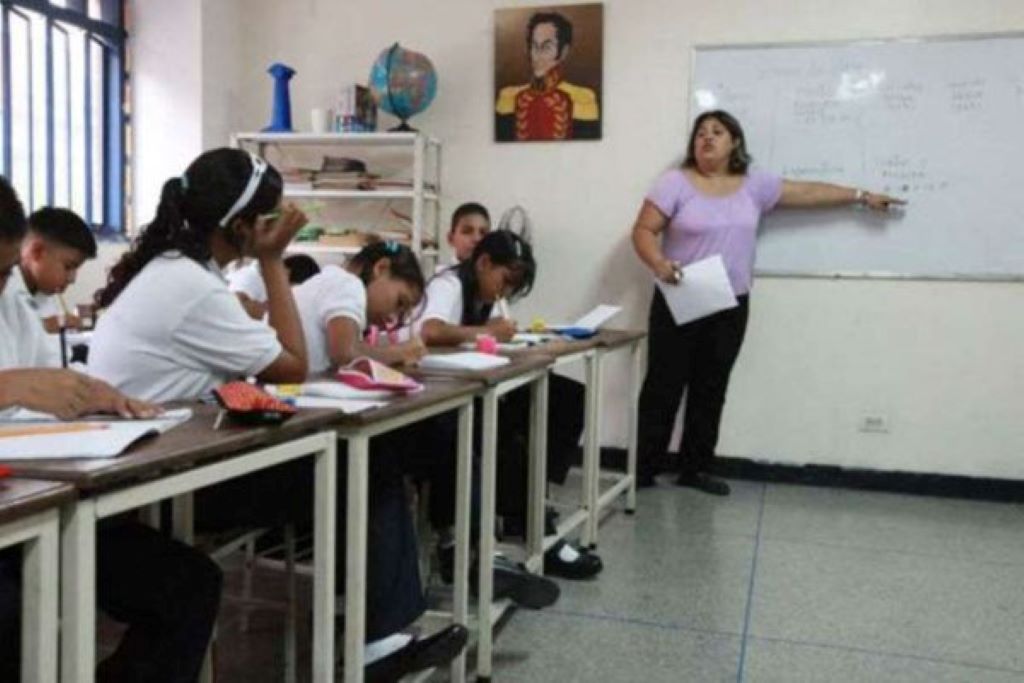 Un maestro venezolano necesita ganar 19,24 salarios - noticiacn