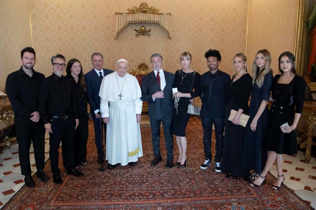 El papa Francisco recibió a Sylvester Stallone - noticiacn