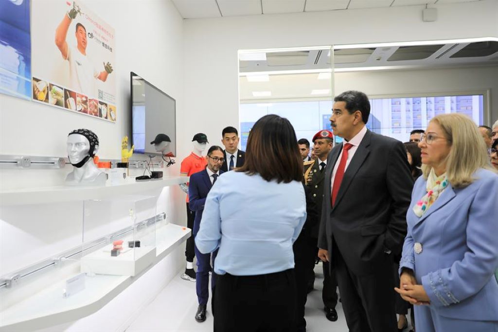 Maduro afirma que visita a China asegura desarrollo de economía - noticiacn