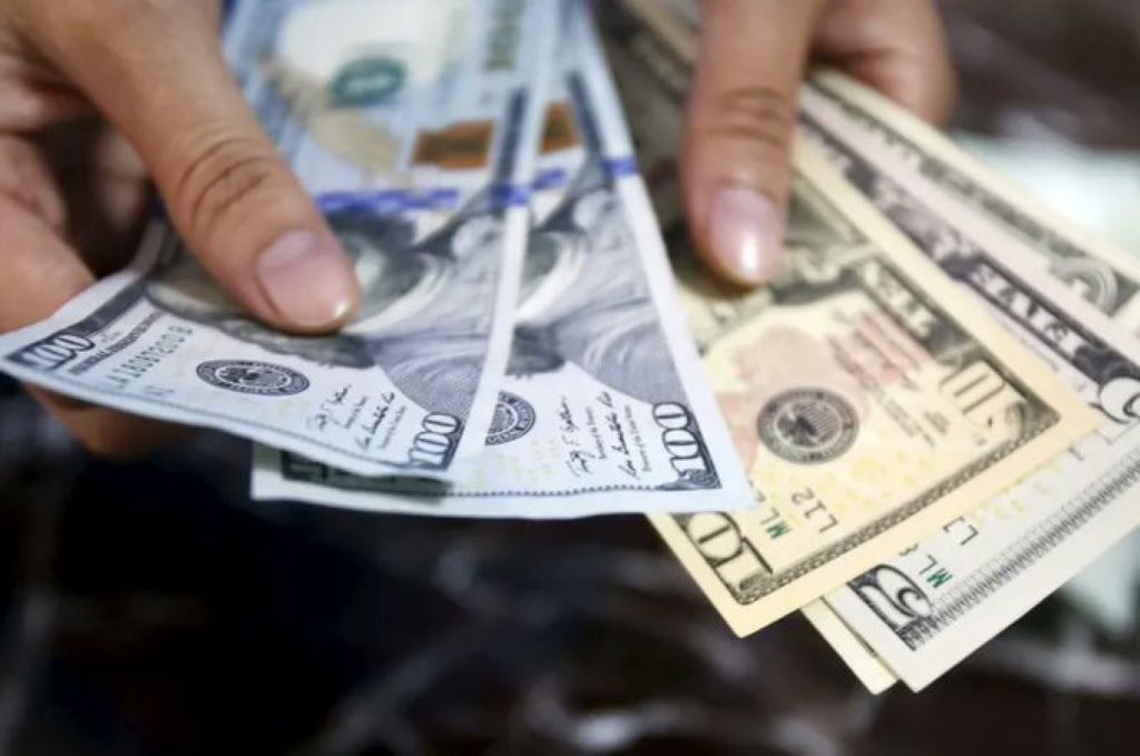 Precio del dólar superó los 33 bolívares - noticiacn