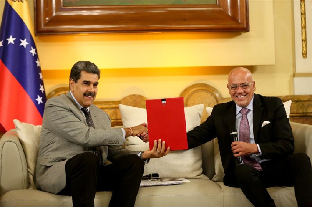 Maduro invitó a oposición a conferencia nacional por la paz - noticiacn