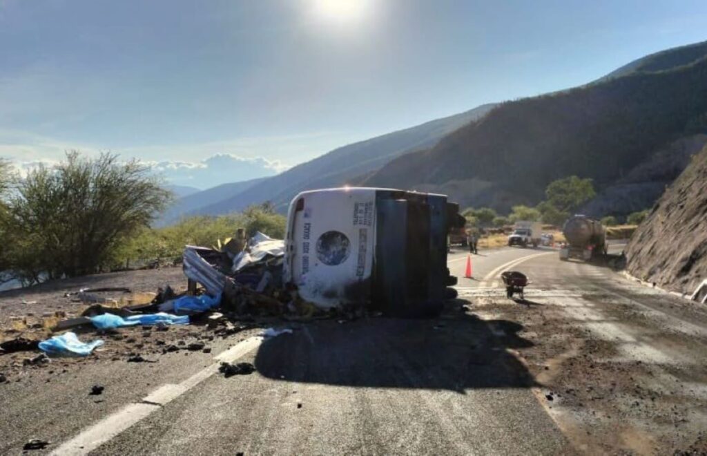 Accidente de autobús en Oaxaca - noticiacn