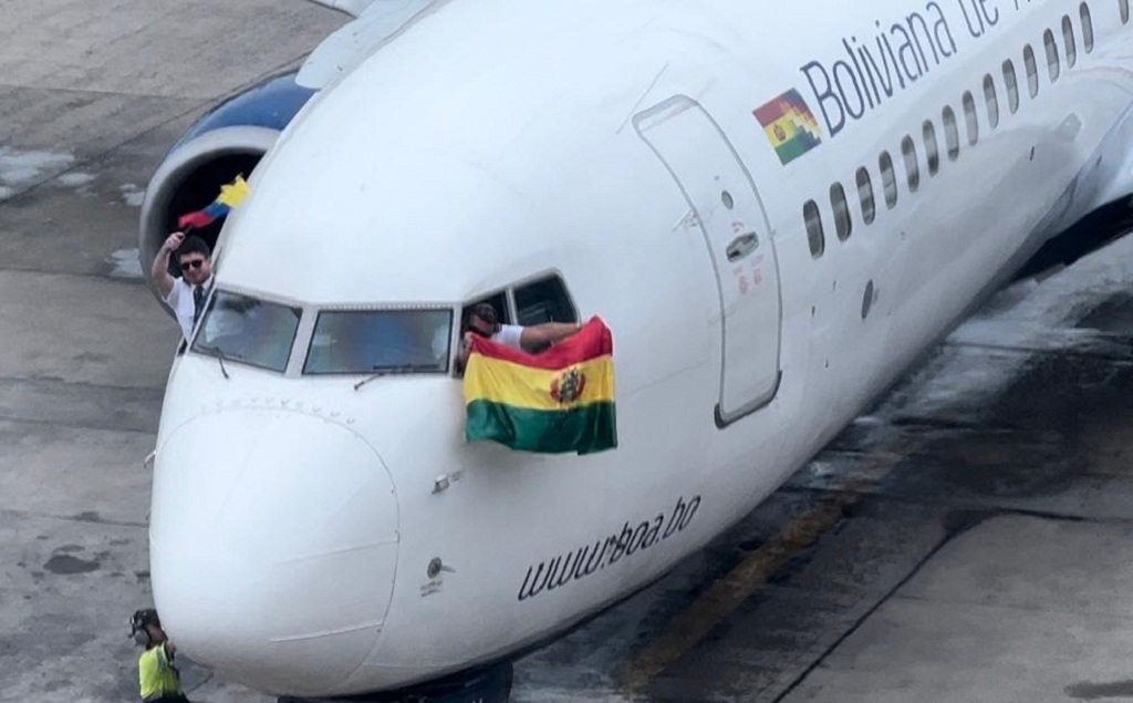 Aterriza en Venezuela primer vuelo de la estatal boliviana - noticiacn