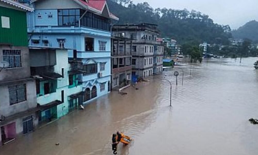 Inundaciones en India por fuertes lluvias dejan 14 muertos - acn